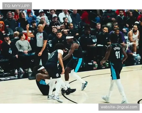 太阳吉莱斯皮持球组织 轮换阵容进攻发起依赖挡拆配合 太阳吉莱斯皮持球组织 轮换阵容进攻发起依赖挡拆配合